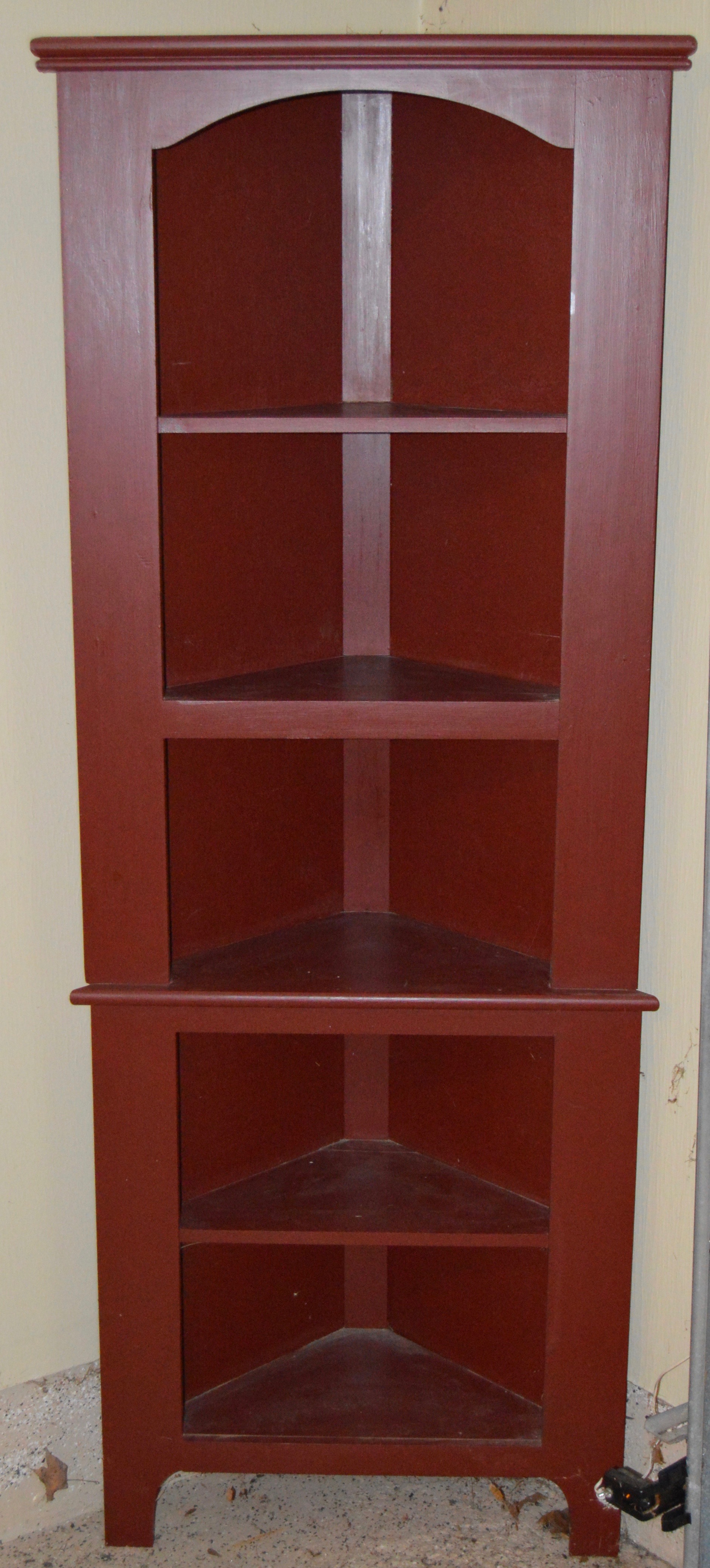 Pair of Wood Corner Display EBTH